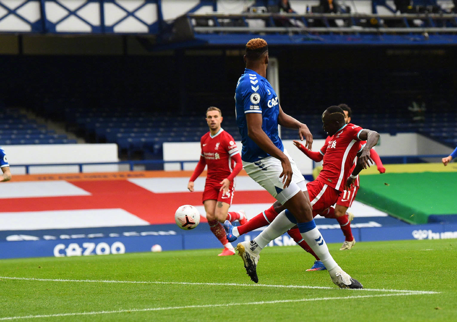 更折射出当 更折射出当